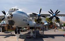 Antonov An-22